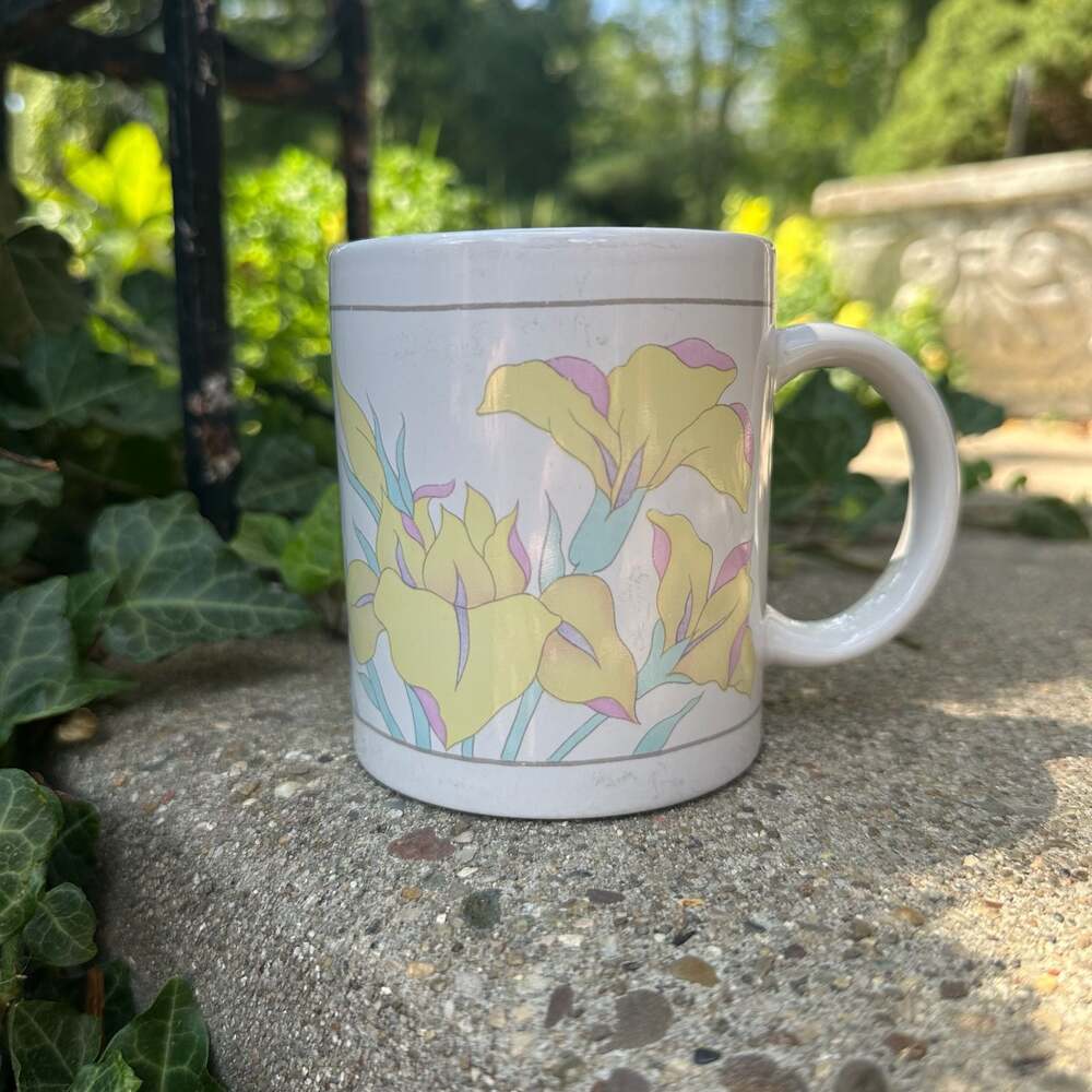 Vintage Pastel Yellow & Pink Iris Floral Ceramic Coffee Mug 90s Cottagecore
